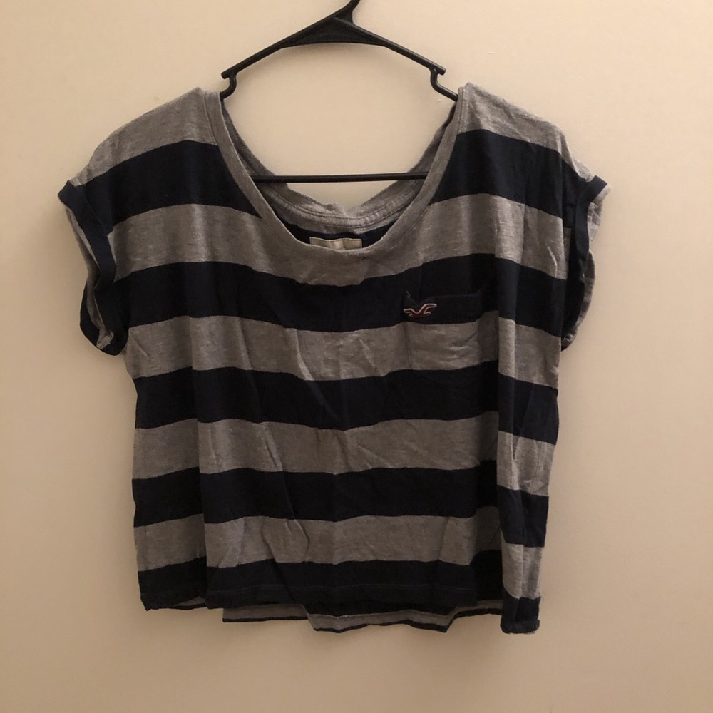 hollister gray & navy blue crop top